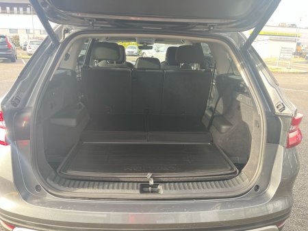 2025 Skoda Kodiaq SELECTION 2.0TDI 150HP DSG €53,995 thumbnail