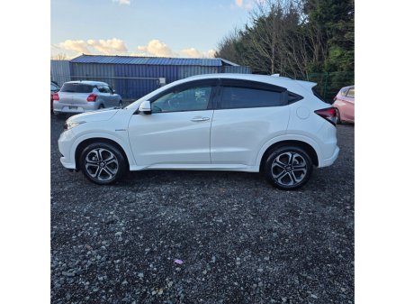 2017 Honda Vezel  €16,950 thumbnail