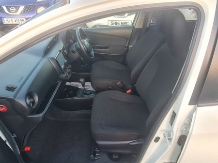 2018 Toyota Vitz - thumbnail 14