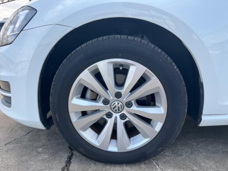 2014 Volkswagen Golf - thumbnail 2