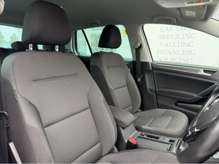 2017 Volkswagen Golf (172) 1.2 TSI COMFORTLINE AUTO €19,950 thumbnail