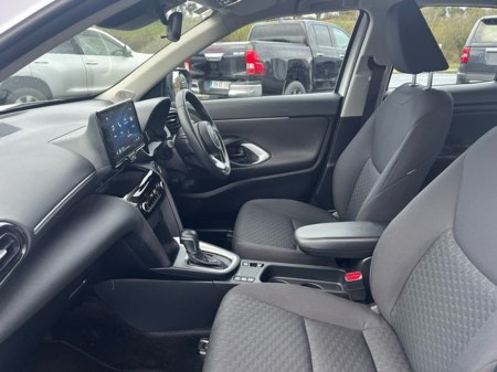 2025 Toyota Yaris Cross Luna €29,950 thumbnail