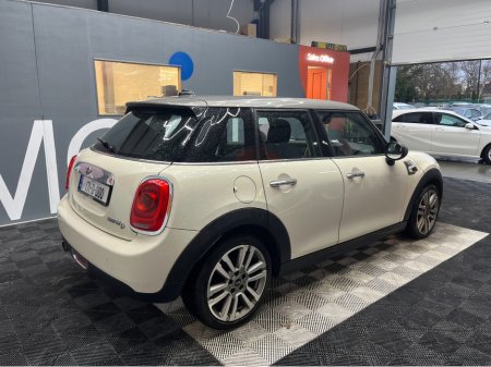 2017 MINI Cooper €15950! 2017 MINI COOPER 5DOORS 1.5 AUTOMATIC €15,950 thumbnail
