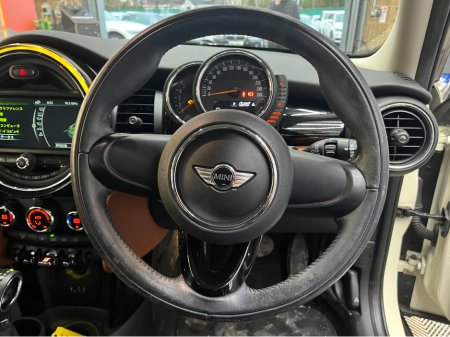 2017 MINI Cooper €15950! 2017 MINI COOPER 5DOORS 1.5 AUTOMATIC €15,950 thumbnail