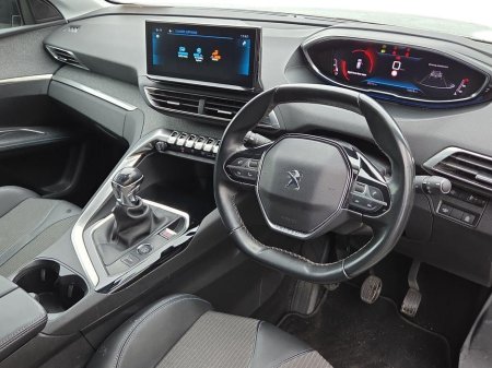 2022 Peugeot 3008 - thumbnail 8