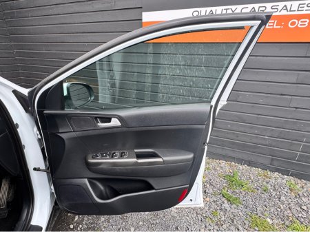 2017 Kia Sportage - thumbnail 15