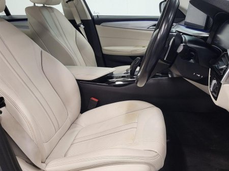 2022 BMW 5 Series - thumbnail 12