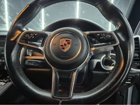 2017 Porsche Cayenne - thumbnail 6