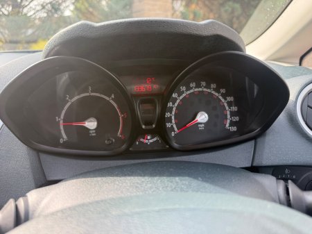 2012 Ford Fiesta - thumbnail 13