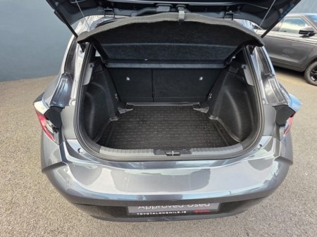 2025 Toyota Corolla 1.8 Hybrid Luna 5dr €30,749 thumbnail