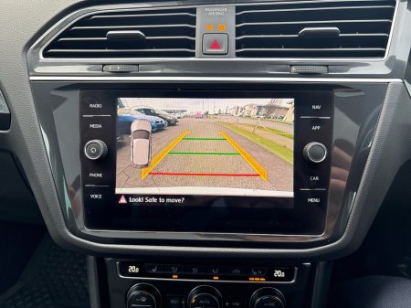 2020 Volkswagen Tiguan - thumbnail 23