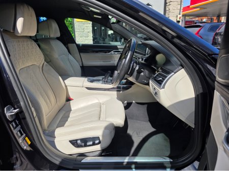 2022 BMW 7 Series - thumbnail 14
