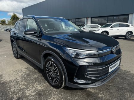 2025 Volkswagen Tiguan - thumbnail 6