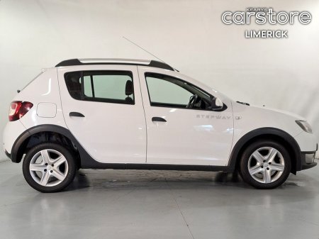 2015 Dacia Sandero Stepway TCe 90 S&S SIGNATURE €10,380 thumbnail