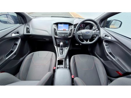 2017 Ford Focus - thumbnail 15