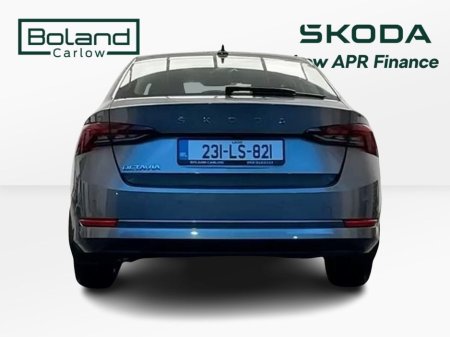 2023 Skoda Octavia - thumbnail 12