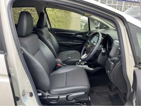 2017 Honda Fit SENSING L AUTOMATIC 1.5 HYBRID //HALF LEATHER SEATS//KEYLESS ENTRY//ADAPTIVE CRUISE CONTROL//REVERSE CAMERA// €12,950 thumbnail