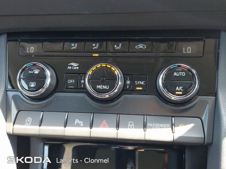 2025 Skoda Karoq SELECTION 2.0TDI 115HP €37,950 thumbnail