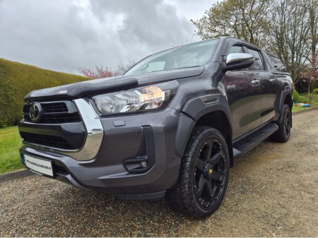 2025 Toyota Hilux - thumbnail 9