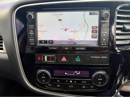 2015 Mitsubishi Outlander - thumbnail 18