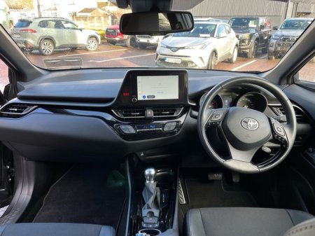 2024 Toyota C-HR FRESH SELECTION OF TRADE-INSC-HR HYBRID SPORT BI-TONE €34,500 thumbnail