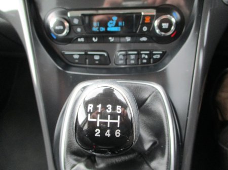 2016 Ford Kuga - thumbnail 18