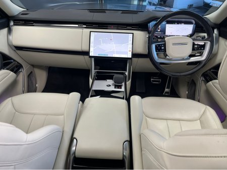 2025 Land Rover Range Rover P550 PHEV AUTOBIOGRAPHY €159,000 thumbnail