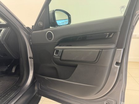 2021 Land Rover Discovery  €41,950 thumbnail