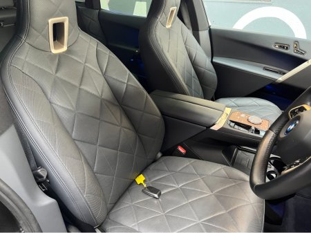 2023 BMW iX - thumbnail 9