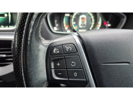 2016 Volvo V40 2.0 D2 R-DESIGN 120BHP 5DR 40 SERIES €8,250 thumbnail