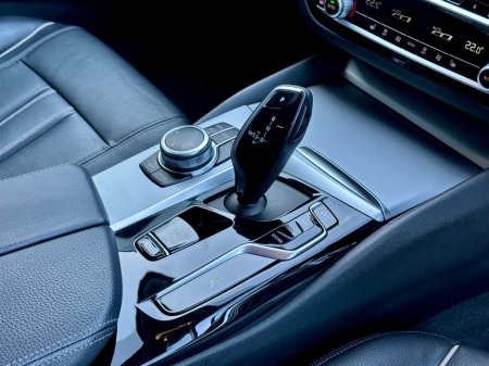 2022 BMW 5 Series - thumbnail 16