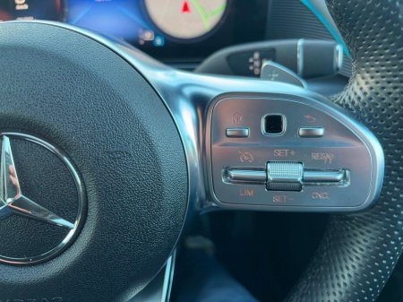 2023 Mercedes-Benz EQC 400 AMG LINE 4MATIC €39,995 thumbnail