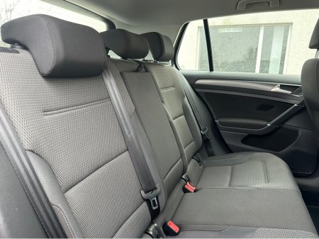 2019 Volkswagen Golf SE NAV TDI 1.6 S 90PS 5DR thumbnail