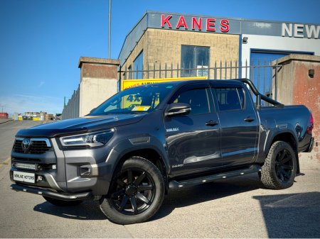 2024 Toyota Hilux - view 2