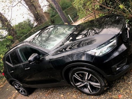 2021 Volvo XC40 - thumbnail 4