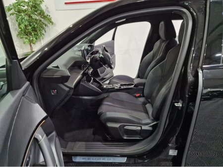 2024 Peugeot 2008 EV GT (50KWH BATTERY) AUTOMATIC **ONE OWNER / TOP SPEC / APPLE CARPLAY / CRUISE CONTROL / HALF LEATHER / KEYLESS ENTRY / REVERSE CAMERA / WIRELESS PHONE CHARGING / PEUGEOT WARRANTY 03|2027** €25,900 thumbnail