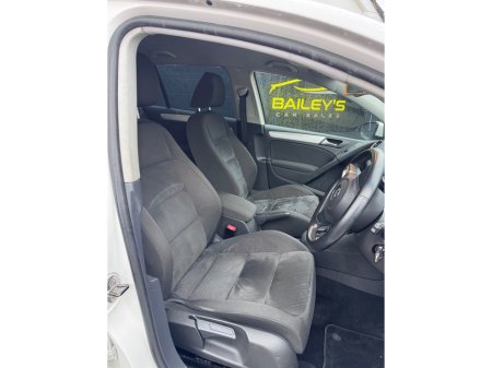 2012 Volkswagen Golf DBA-1KCAX €9,950 thumbnail