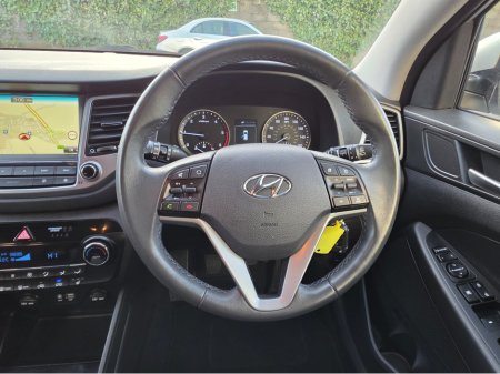 2017 Hyundai Tucson 1.7 SE NAV Bluedrive 116PS 5DR €13,750 thumbnail
