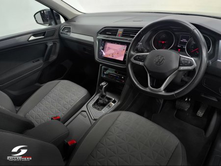 2023 Volkswagen Tiguan (232) LIFE 2.0 TDI 150HP AUTOMATIC €38,750 thumbnail