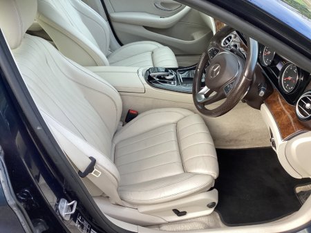 2017 Mercedes-Benz E Class E 220 d 220D Exclusive 4DR Auto €23,750 thumbnail