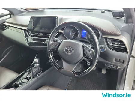 2017 Toyota C-HR 1.8 HYBRID SPORT €17,995 thumbnail