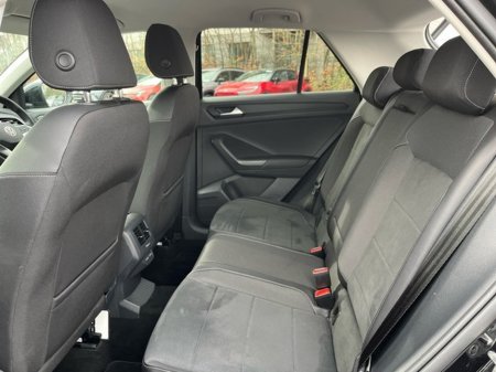 2023 Volkswagen T-Roc STYLE 1.5 TSI D7F 150HP €33,950 thumbnail