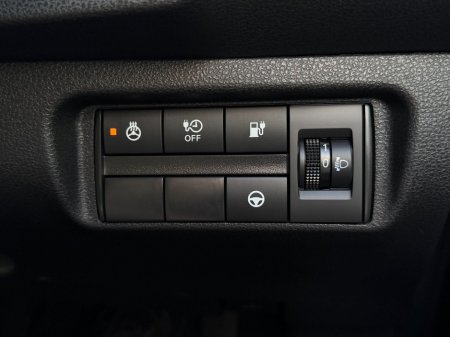 2024 Nissan Leaf - thumbnail 17