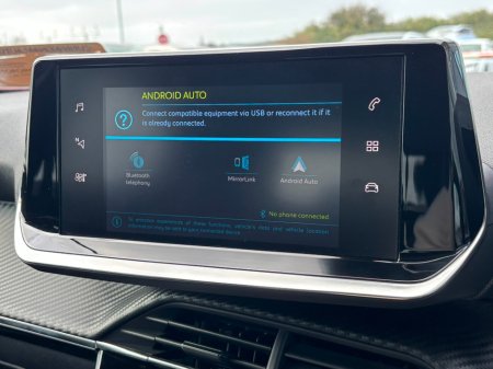 2021 Peugeot 2008 - thumbnail 25