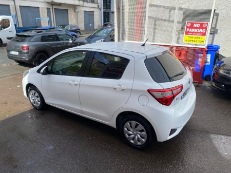 2018 Toyota Vitz - thumbnail 19