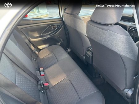 2024 Toyota Yaris YARIS 1.5 HYBRID LUNA thumbnail