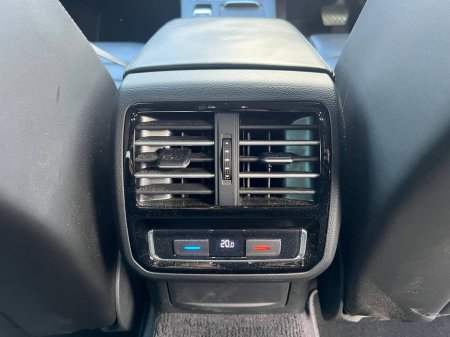 2018 Volkswagen Passat HIGHLINE R-LINE PACK 2.0 TDI // 360 PARKING CAMERAS // LEATHER HEATED & COOLED SEATS // BRAND NEW 19" R-LINE ALLOYS €22,950 thumbnail