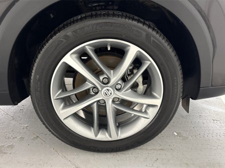 2021 MG HS EXCLUSIVE PHEV AUTO**PANORAMIC ROOF**DIGITAL DASH**TOUCH SCREEN APPLE CAR PLAY**MULTIFUNCTIONAL STEERING WHEEL**HEATED LEATHER SEATS**ELECTRIC SEATS**ELECTRIC FOLDING MIRRORS**ELECTRIC TAILGATE** €24,995 thumbnail