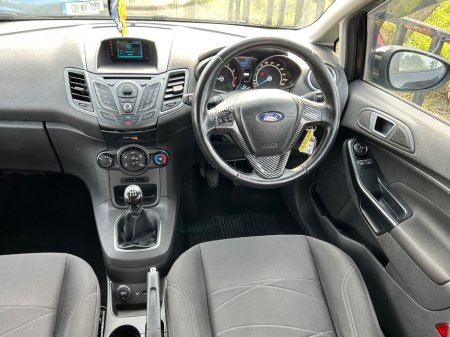 2015 Ford Fiesta - thumbnail 7