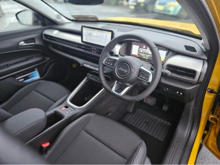 2026 Jeep Avenger E-Hybrid Altitude 1.2 €35,945 thumbnail